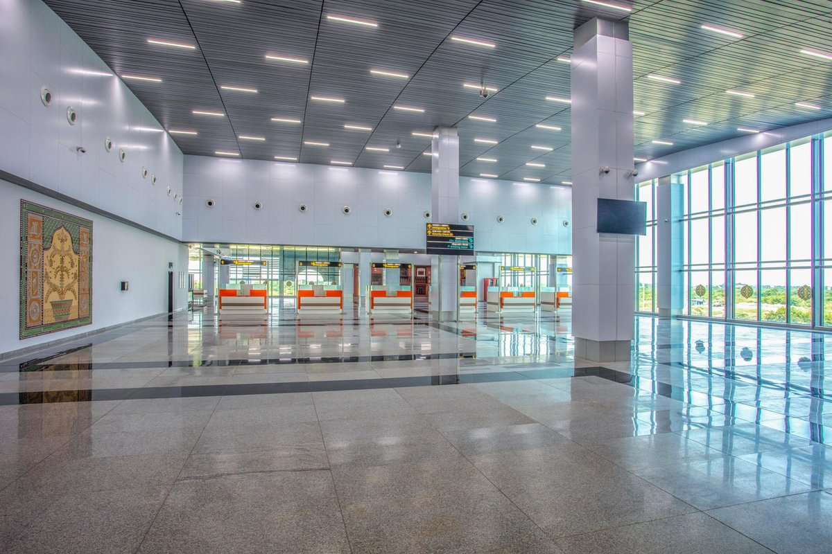 Surat Airport पएम न सरत म नए एयरपरट टरमनल क लकरपण कय