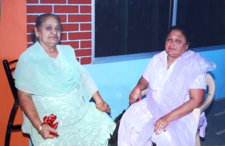 Daughter and mother Kaushlyabai Hiru