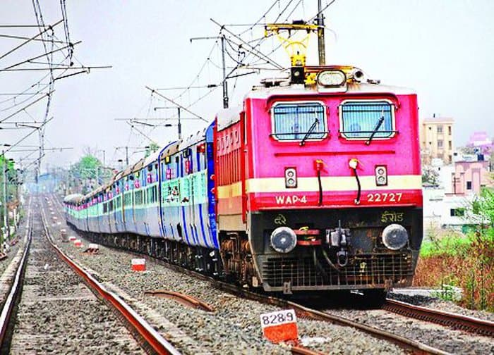 Stoppage of several trains at the Bhopal station w