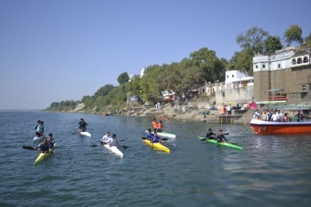 Maheshwar players participate in the sprint event 