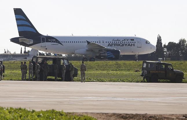 Afriqiyah Airways flight 'hijacked'