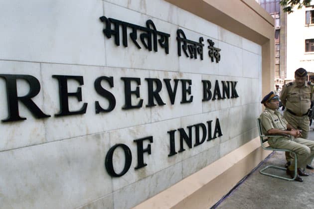 reserve bank of india office refuses to exchange n