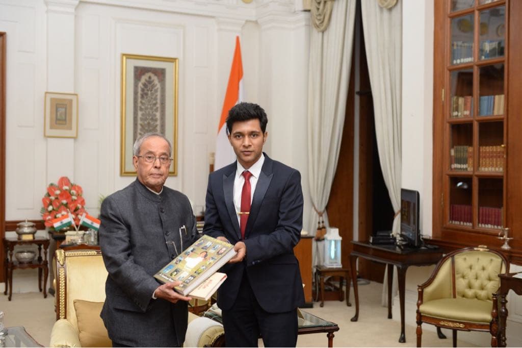Kanishk Pandey Meets President Pranab Mukherjee