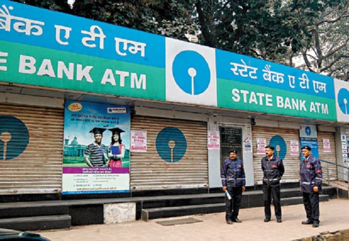Banks close ATMs