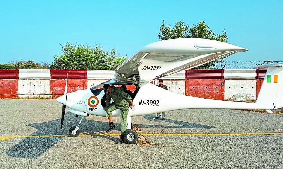 2 aircraft arrive at Udaipur Dabok airport after five years MicroLite