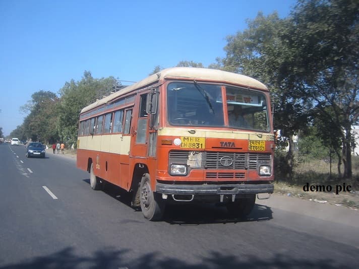 road,bus,passanger,roadways Bus,mahrajganj news,roadways bus station,