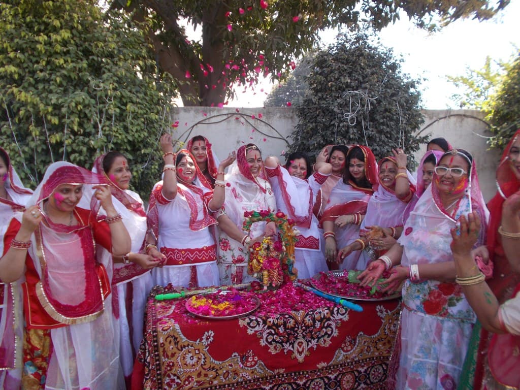 #khulkarkheloholi:Bundi fagotsav in the traditional colors of women