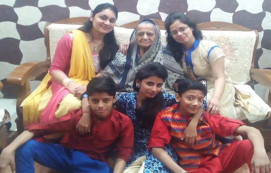 burari bhatia family