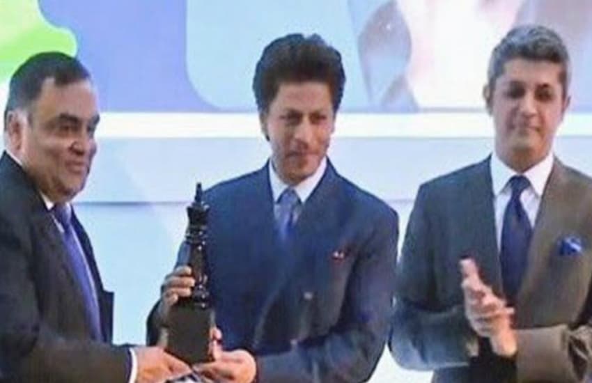 shahrukh khan honored game changer of indian cinema award in london