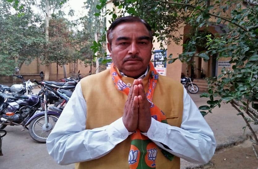 After making BJP candidate for Gomla Devi, wife of Dr. Kiriti Lal Meena, MP from Sapotra assembly constituency, there is a signal of revolt by the District President of BJP Scheduled Tribe Morcha Ruposinh Meena.