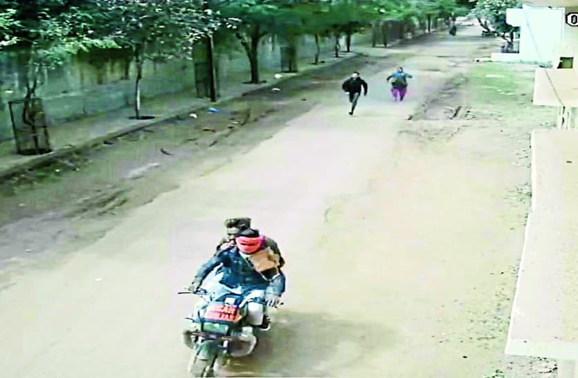 Robbers loot woman in gwalior 