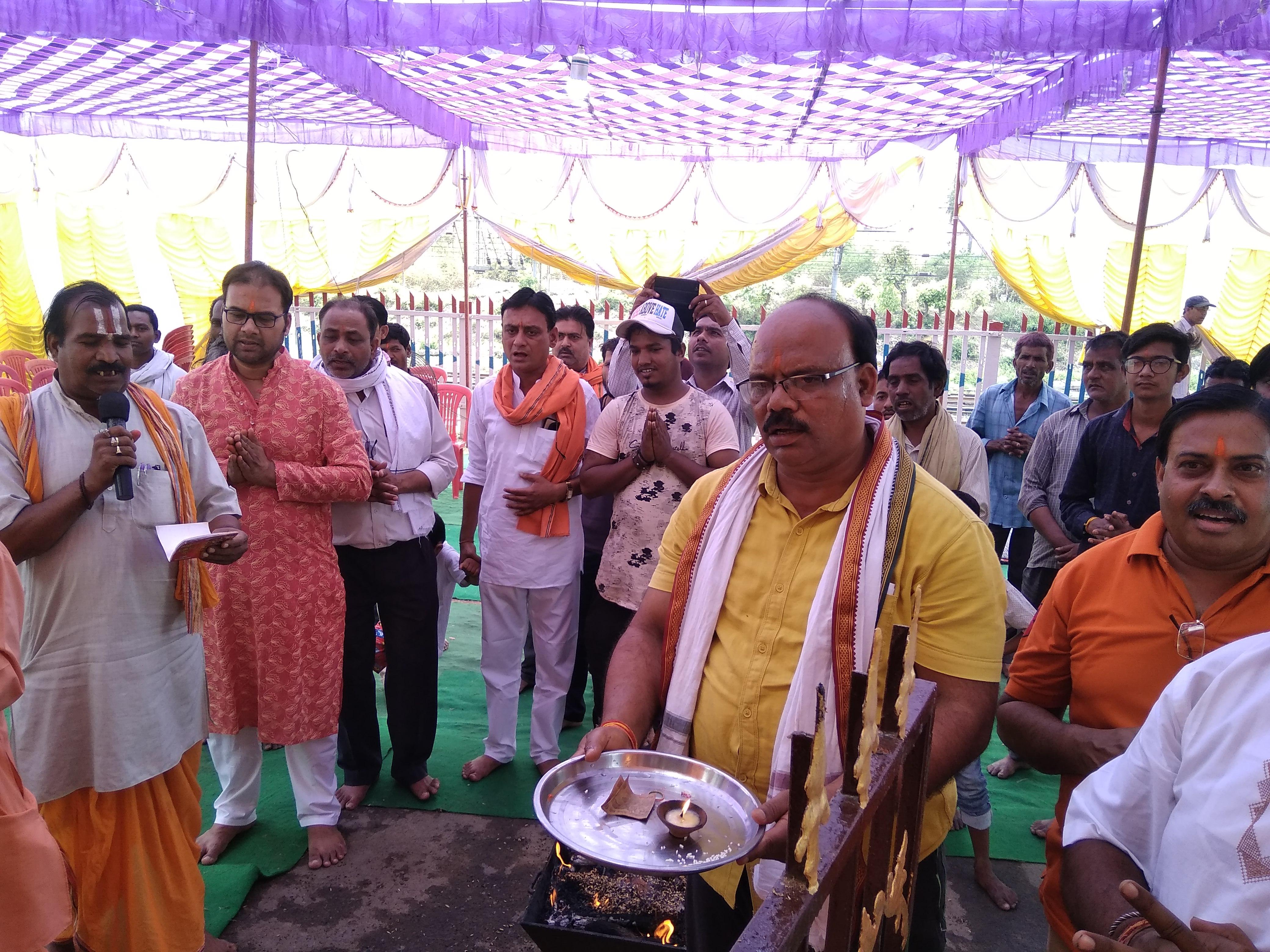 Hanuman Janmotsav celebrated with pomp, special worship held in temple