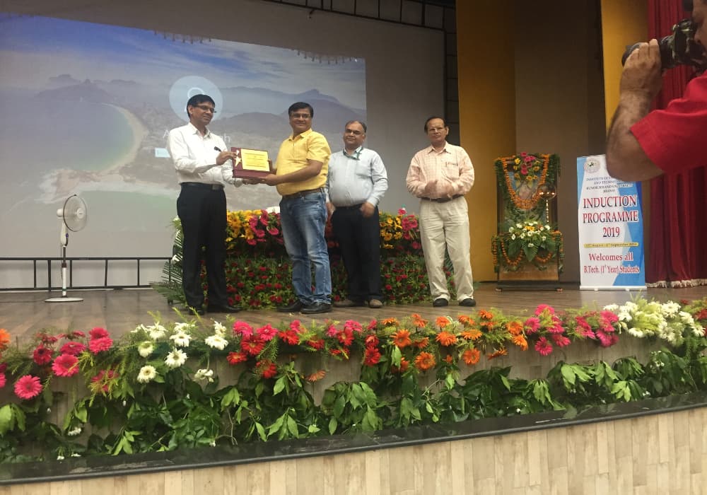 education seminar closing ceremony in bundelkhand university jhansi