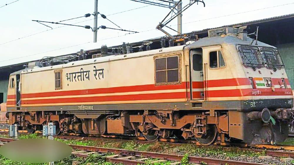Electric engine fail: Anand Vihar departed by installing diesel engine