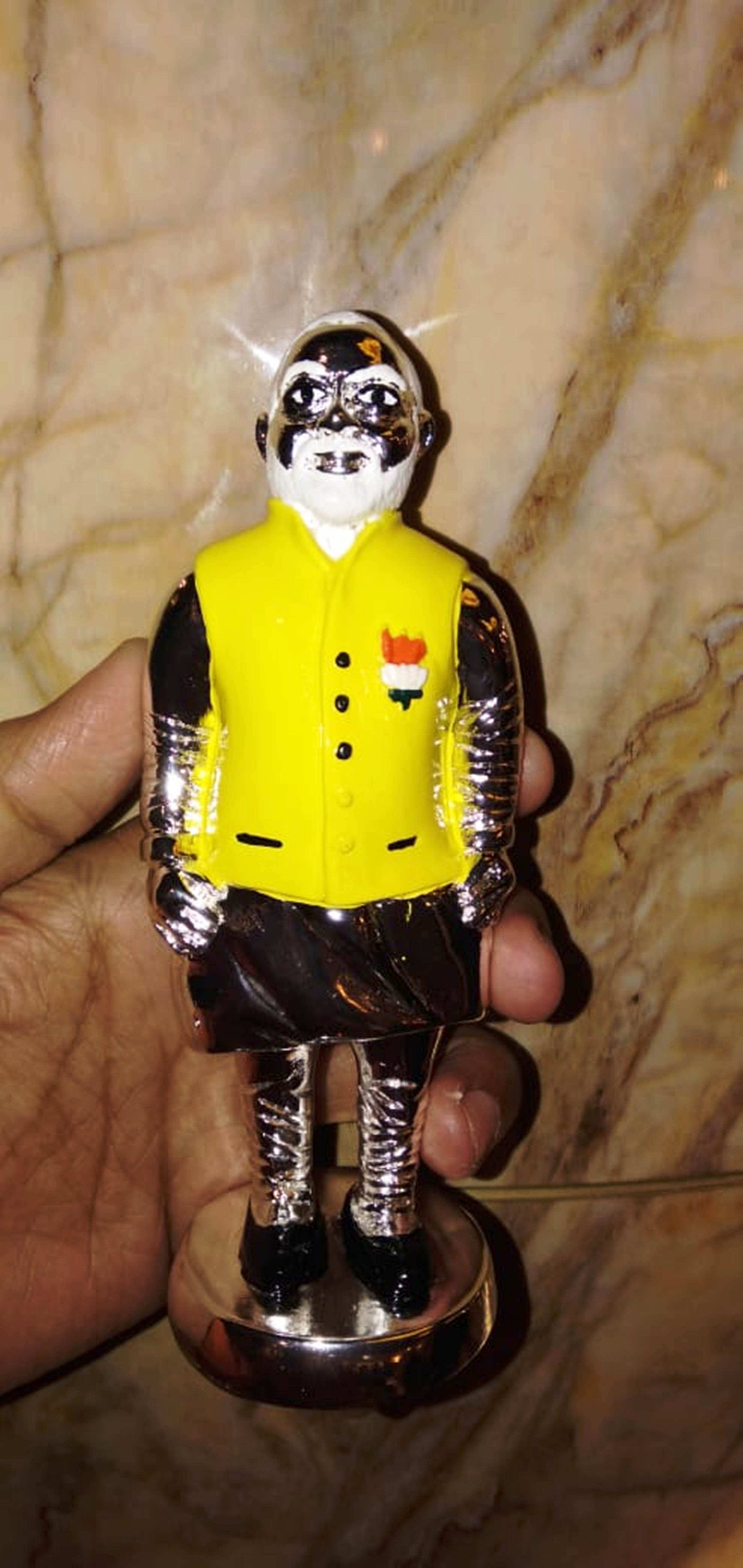यहां विराजमान है प्रधानमंत्री नरेंद्र मोदी की चांदी से बनीं मूर्ति