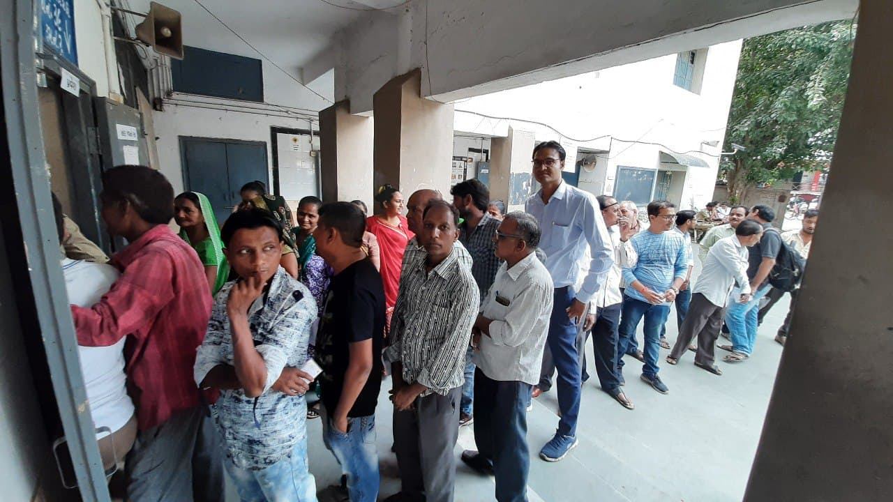 Gujarat bypolls: छह सीटों पर 3 बजे तक करीब 28 फीसदी voting