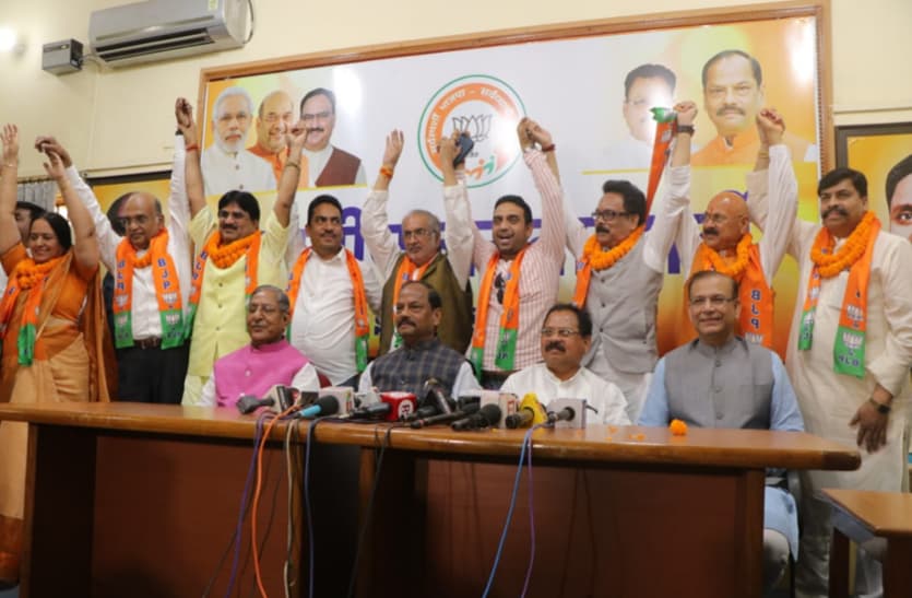 झारखंड: दल-बदल कर आने वालों ने बढ़ाई BJP नेताओं की चिंता, टिकट पर मंडराने लगा खतरा