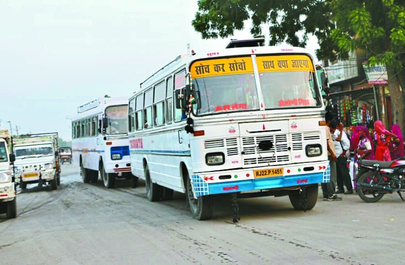 Temporary bus stands are hindering traffic system