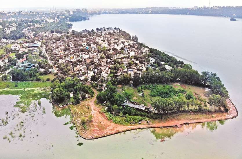 big numbers of encroachments seen in catchment area of badi jheel of bhopal