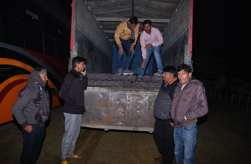 चिड़ावा से दिल्ली जा रहे इस ट्रक की तलाशी ली तो चौंक गई जीएसटी एंटी इवेजन की टीम; करोड़ों रुपए की तांबे की सिल्लियां पकड़ी