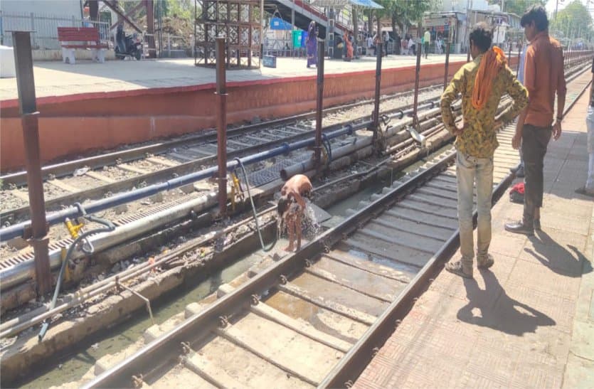 Water wastage at railway station