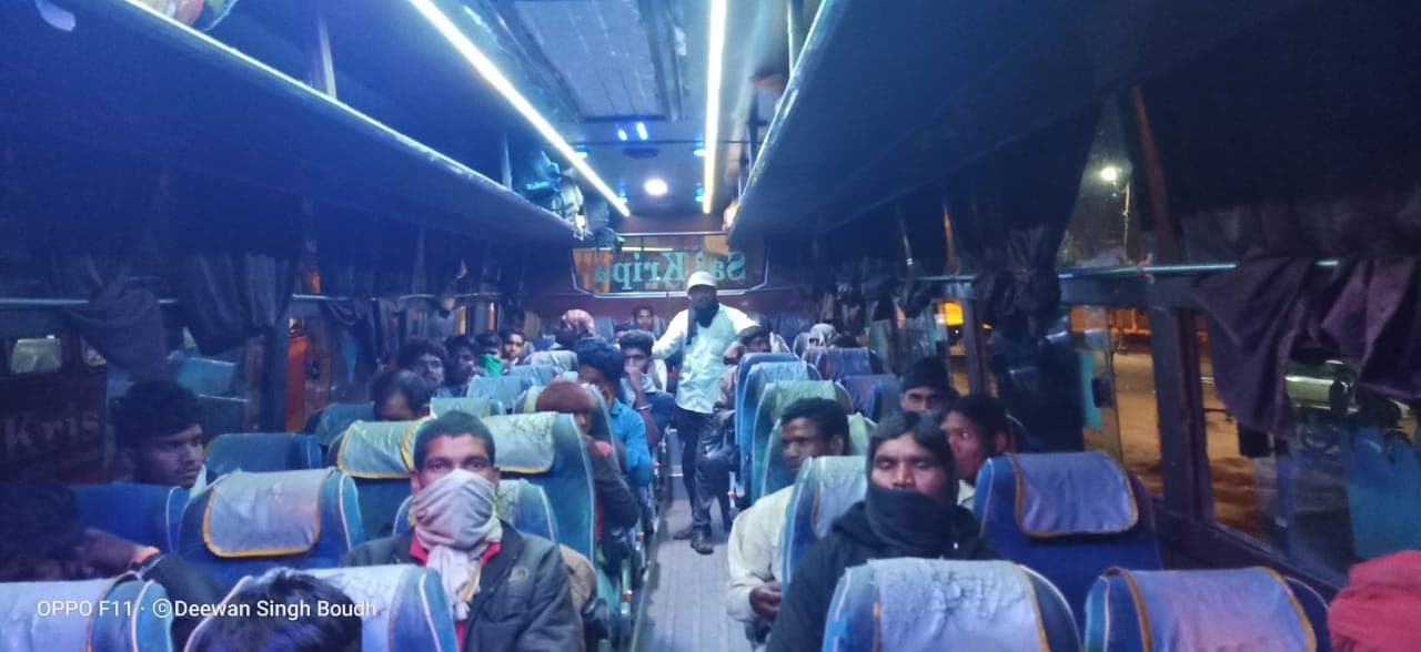 जयपुर से पैदल चलकर श्योपुर पहुंचे मजदूरो को प्रशासन ने बसो से भिजवाया