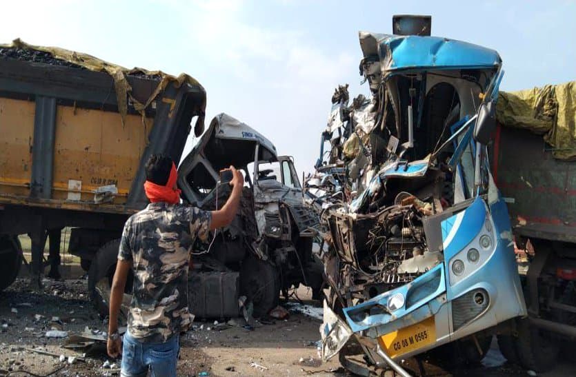 पुणे से झारखंड जा रहे प्रवासी श्रमिकों की बस और ट्रेलर से टकराई, ड्राइवर समेत 3 की मौत, पांच गंभीर रूप से घायल