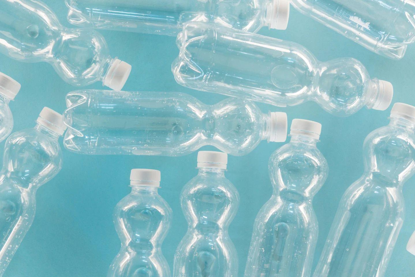 इनोवेशन: वैज्ञानिकों ने बनाया ऐसा प्लास्टिक जो ७४० डिग्री गर्मी पर भी नहीं पिघलता