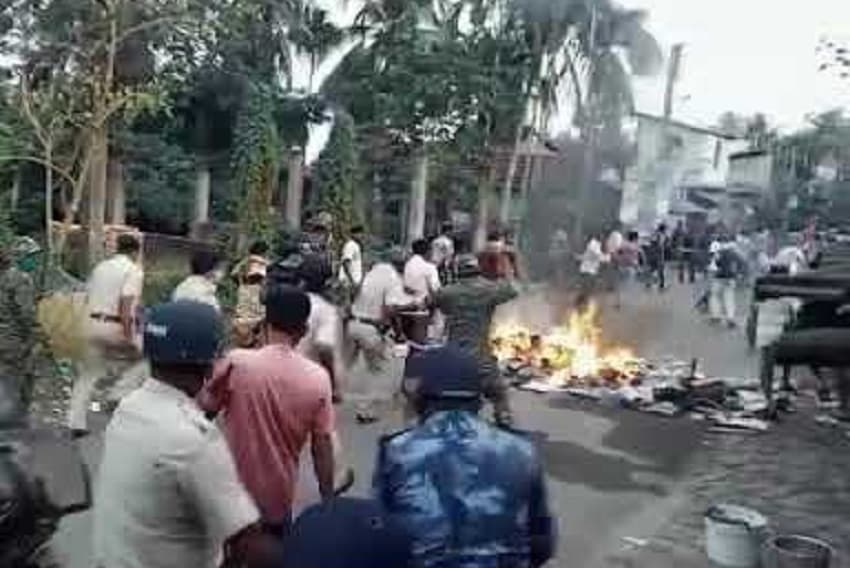 बंगाल के बागनान में तनाव फैला, मारे गए भाजपा नेता के घर तक जाने के रास्ते बंद