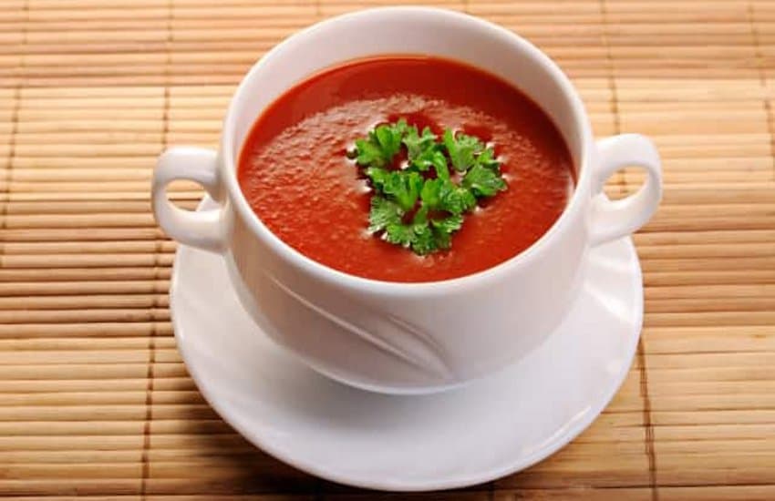 चाय- कॉफी को ब्रेक देकर रोजाना पिएं टोमैटो सूप, जानें इंस्टेंट रेसिपी