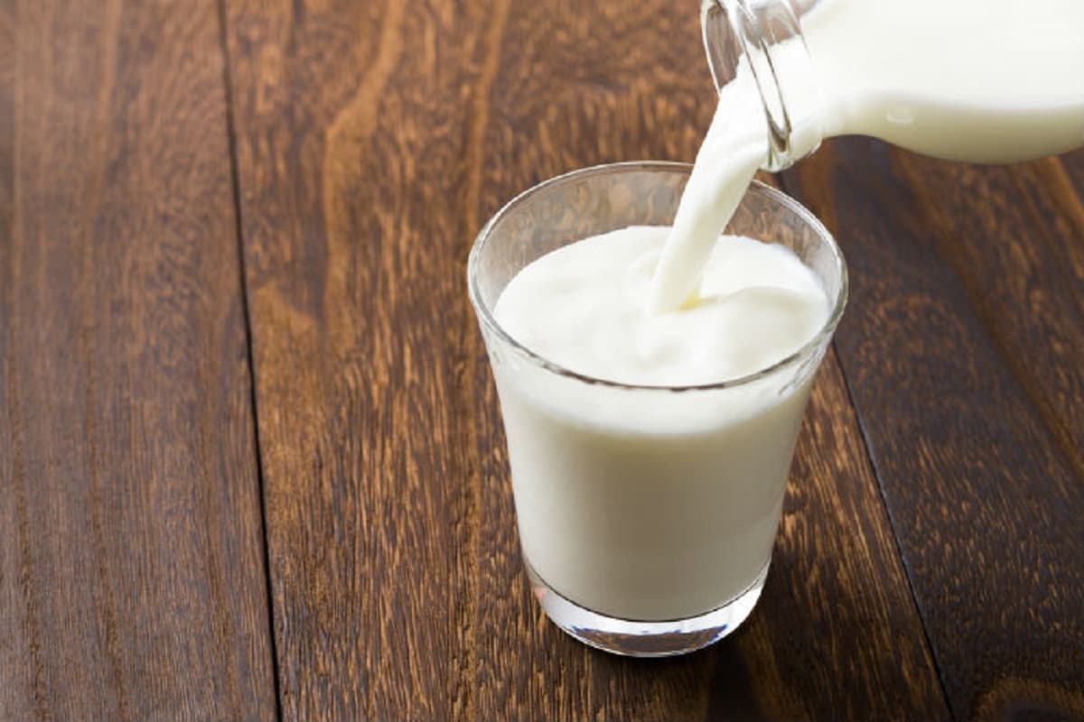 Cold Milk Benefits: मोटापा और एसिडिटी की समस्या को दूर करने में फायदेमंद होता है ठंडा दूध, जानें इसके अन्य फायदे