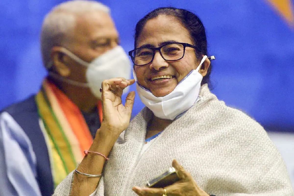 President Election:  Posters Calling West Bengal Chief Minister Mamata Banerjee ‘Anti-Tribal Community’ Being Put Up by BJP