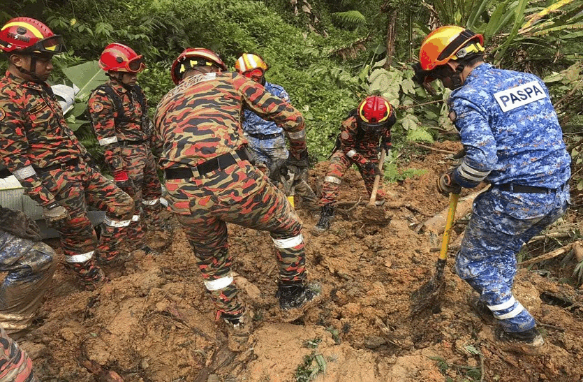 Landslide in Malaysia: मरने वालों का आंकड़ा 25 पहुंचा, आठ बच्चे भी शामिल, मलबे से तलाश जारी