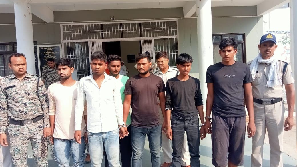 Chitrakoot news: नाबालिग किशोरी से दुष्कर्म के छह आरोपी पुलिस की गिरफ्त में 