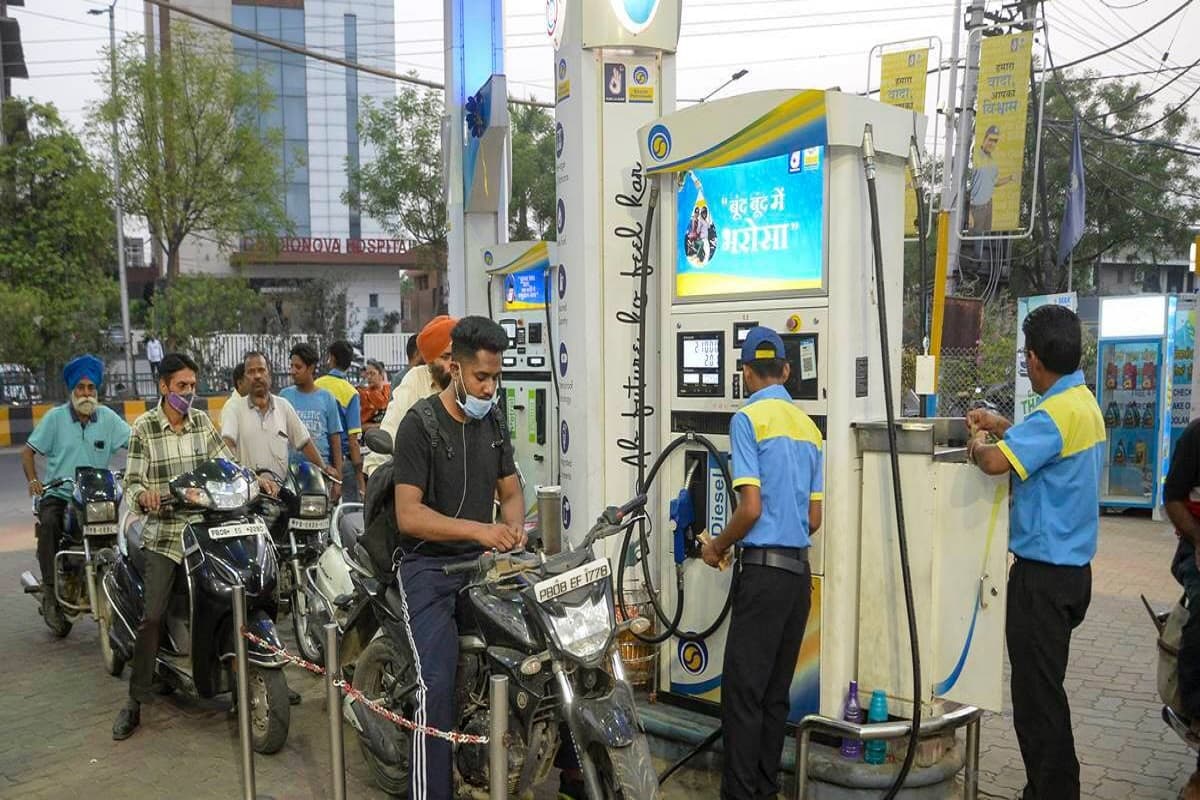 Petrol Diesel Price Today : पेट्रोल और डीजल की महंगाई से फिलहाल नहीं मिलेगी राहत