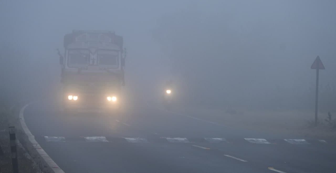 लखीमपुर, लखनऊ में भीषण ठंड के बीच 3 दिन बारिश के आसार, IMD ने  जारी किया Alert