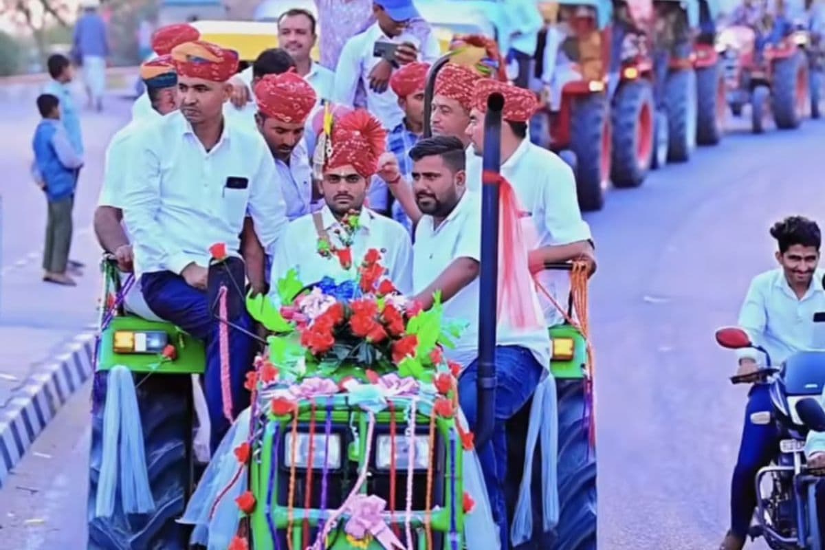 wedding_procession_with_a_convoy_of_tractors_in_barmer.jpg