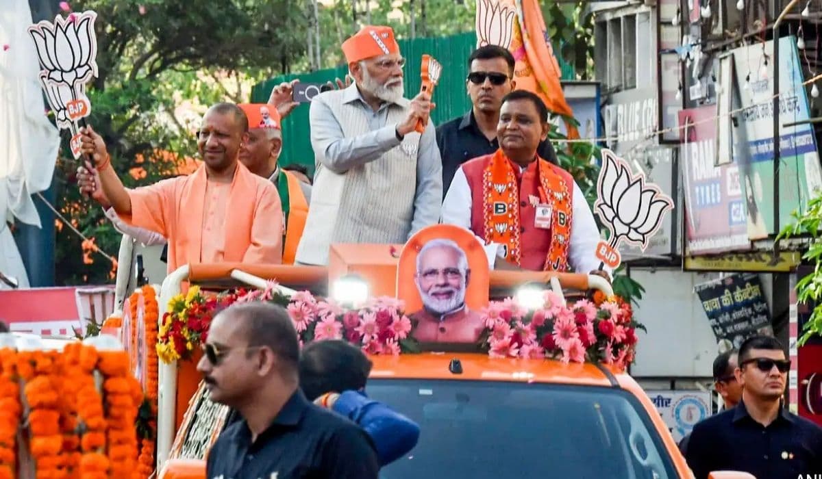 PM Narendra Modi CM Yogi in Kanpur