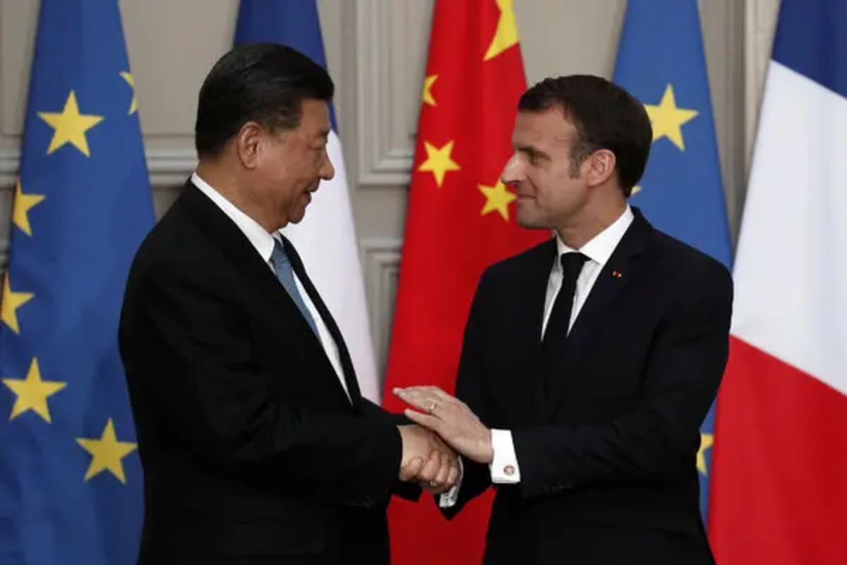 Emmanuel Macron with Xi Jinping
