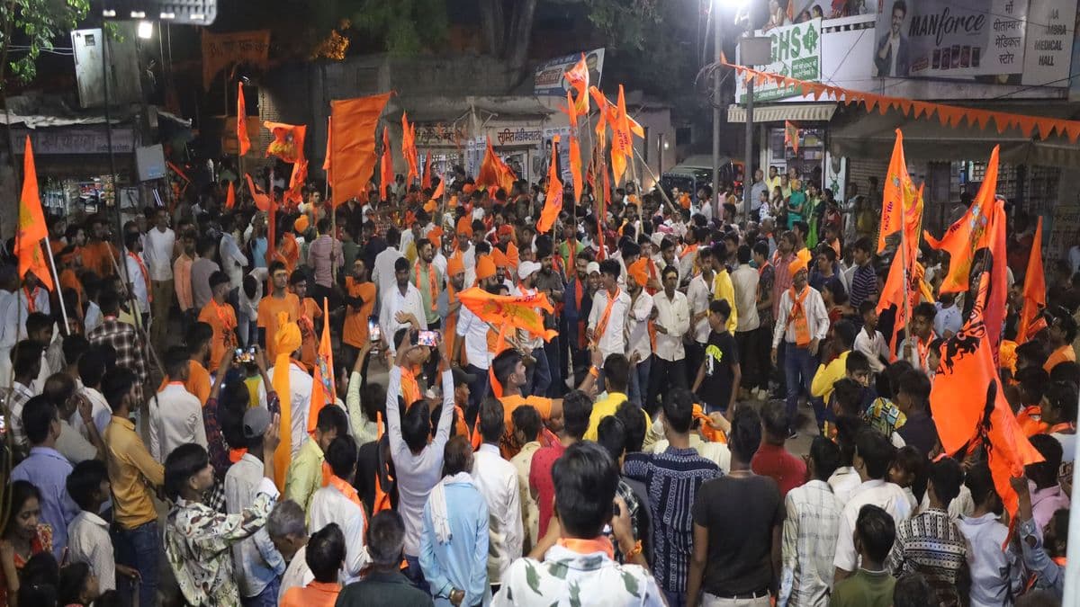 शोभायात्रा में धौलपुर हुआ भगवामय, गूंजे जय श्रीराम में जयकारे Dholpur became saffron in the procession, chants of Jai Shri Ram echoed