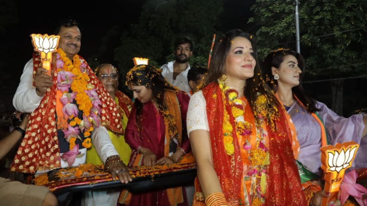 Akshara and Monalisa's road show in Kanpur said Ramesh Awasthi will win with record votes