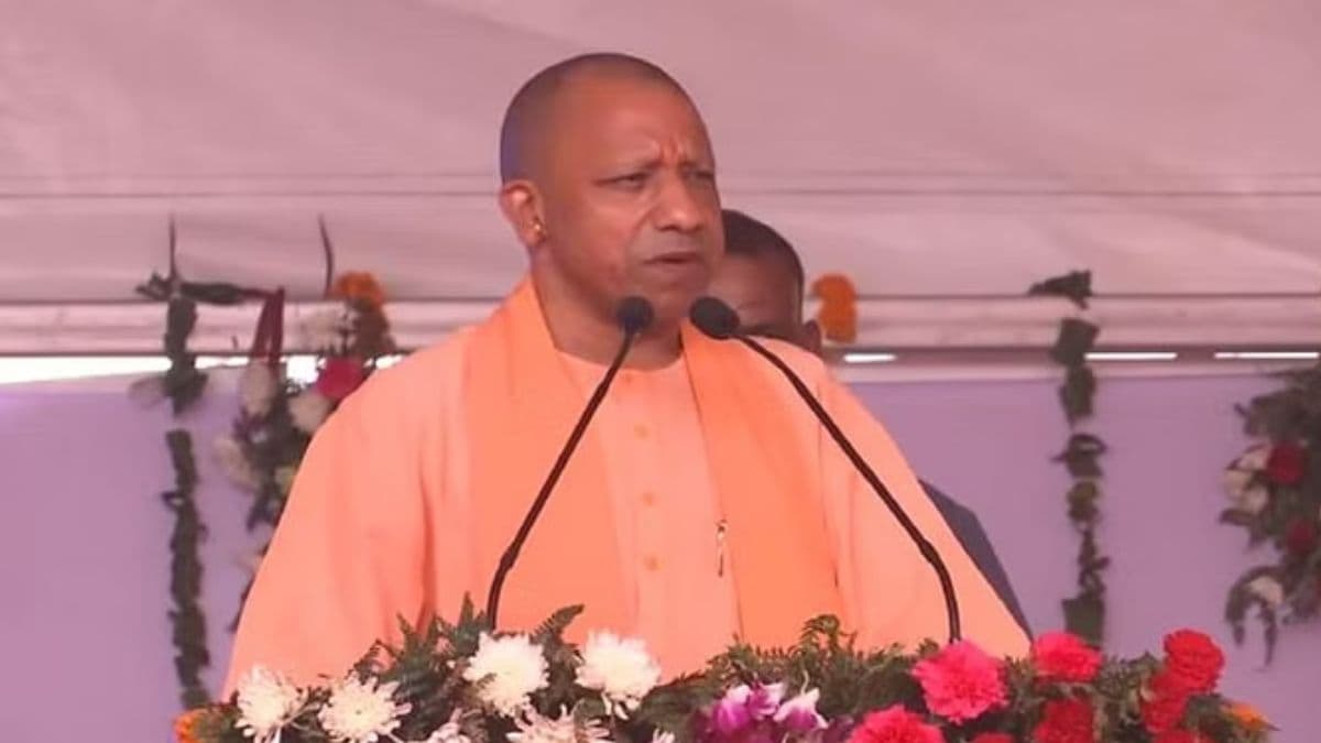 CM Yogi says former minister of Pakistan is praising Rahul Gandhi this is real face of Congress