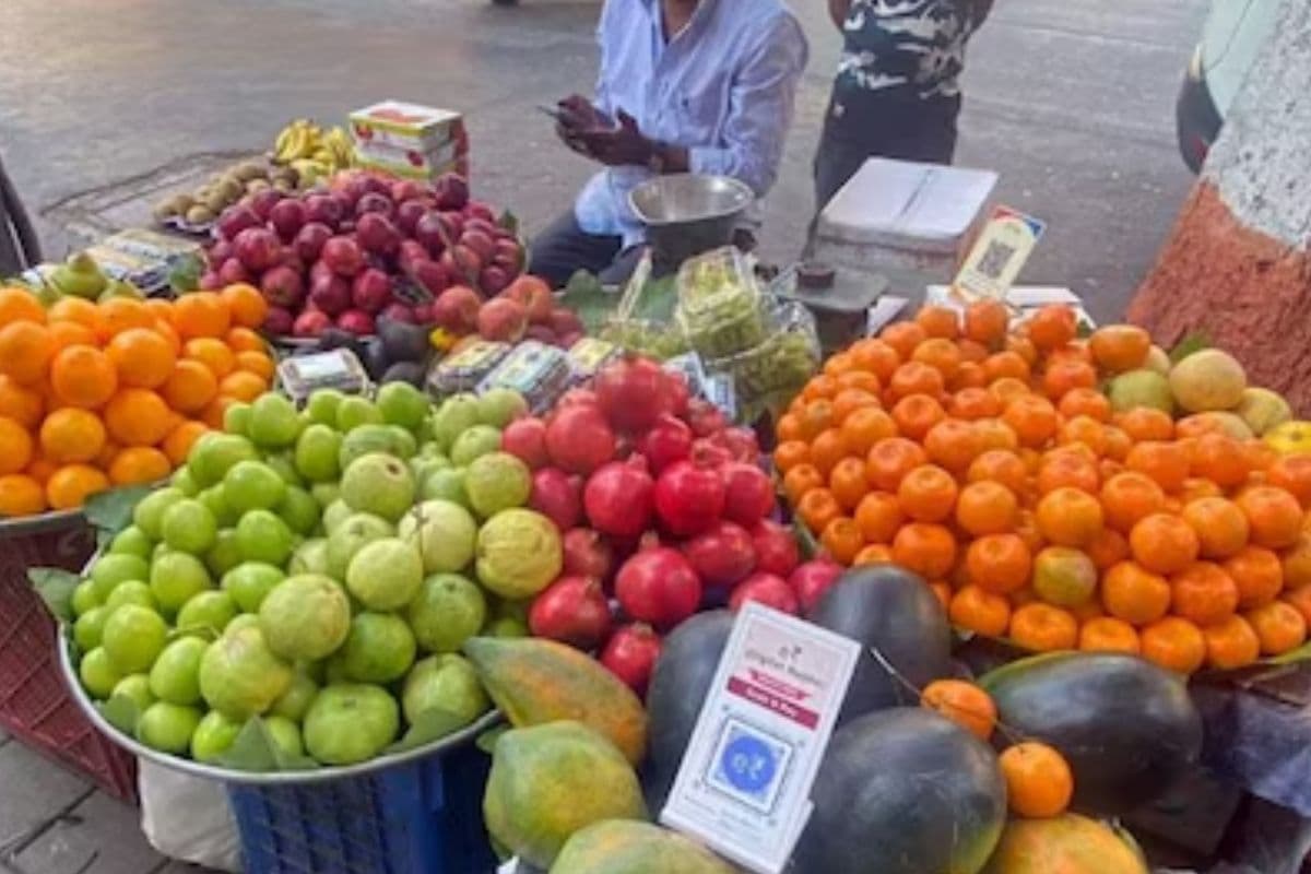 Fruit seller's daughter selected in JEE Mains
