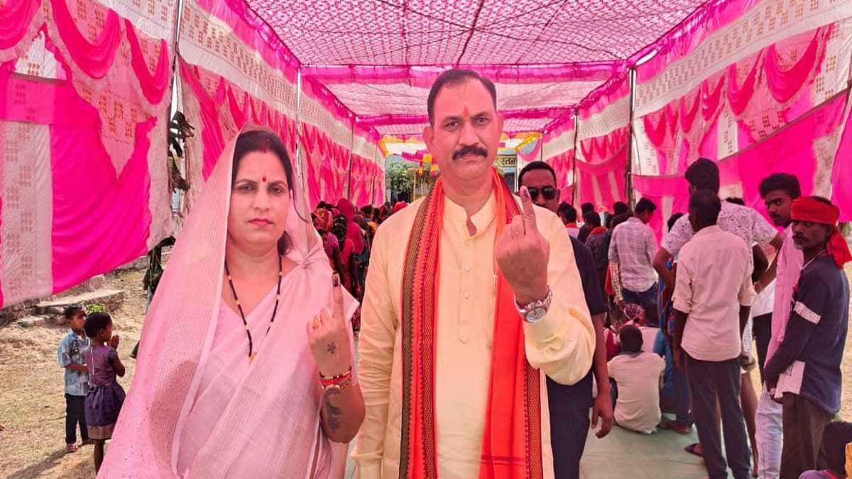 Health Minister voting with his wife