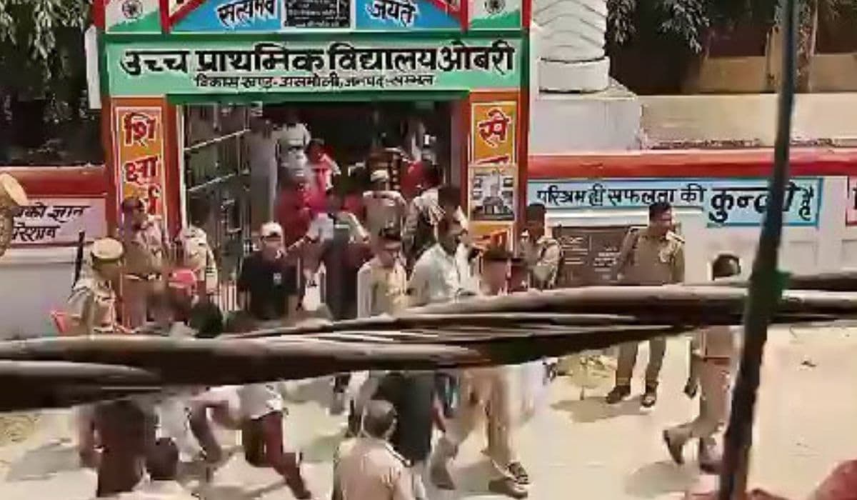 Lok Sabha elections third phase boycott voting Hathras Aligarh Agra Police lathicharged in Sambhal