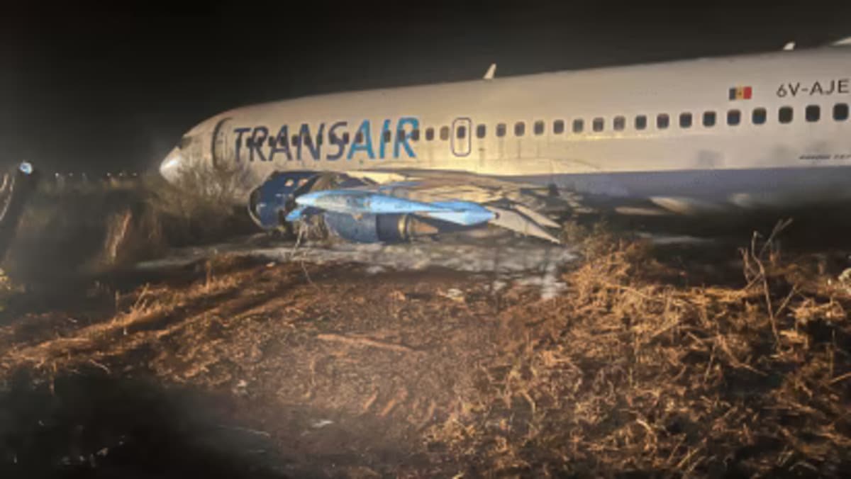 Boeing 737 meets an accident in Senegal