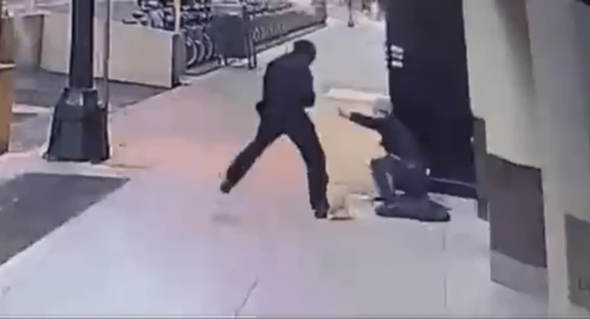 Homeless man attacks elderly man who was trying to help