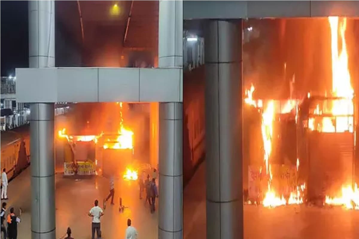 massive fire in raipur railway station