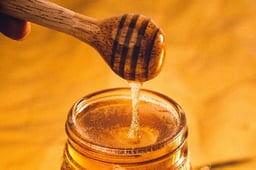 Honey Side Effects: शहद फायदे की जगह आपकी सेहत को पहुंचा सकता है नुकसान, जानें इसके साइड इफेक्ट्स