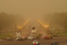 49  डिग्री के हाई तापमान से दिल्ली बेहाल, अब  धूलभरी आंधी के आसार